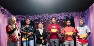 Malam Puncak HUT ke-81 RI di Desa Pena’ah Meriah, Warga Dihibur Joget Dangkong