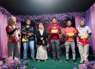 Malam Puncak HUT ke-81 RI di Desa Pena’ah Meriah, Warga Dihibur Joget Dangkong