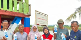 Pertamina Patra Niaga Regional Sumbagut Menjadi Pionir Probiotik MOL di Lhokseumawe, Perkuat Adaptasi Perubahan Iklim Petambak Udang Melalui Gampong Berdikari