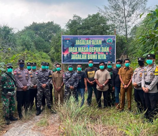 Polsek Serasan Bersama Koramil dan Posal Gelar Patroli Gabungan Antisipasi Karhutla di Desa Pangkalan