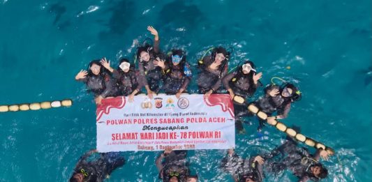 Peringati Hari Jadi ke-78, Polwan di Aceh Promosikan Wisata Bahari Sabang Lewat Diving