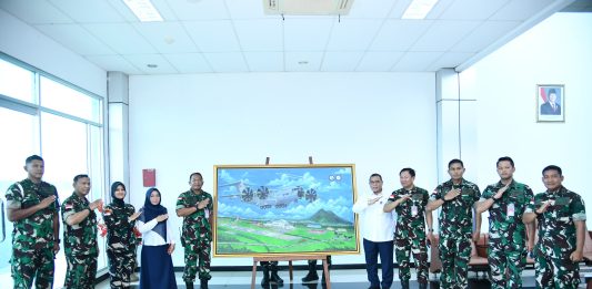 Karya Danlanud Raden Sadjad, Lukisan Pesawat TNI AU A400M Dipajang di Bandara RSA Natuna
