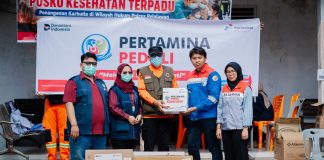 Pertamina Patra Niaga Regional Sumbagut Gerak Cepat Salurkan Bantuan Penanggulangan Asap di Kerumutan, Pelalawan