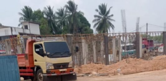 PBG Bangunan di Samping Swalayan Pinang Sentosa Dipertanyakan, DPMPTSP Sebut Masuk PBG Lama