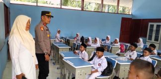 Kapolsek Idi Tunong Dorong Murid SDN 1 Buket Teukuh Tumbuh Disiplin dan Berkarakter