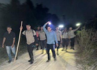 Kapolsek Bunguran Timur Pimpin Pencarian Empat Warga Hilang hingga Perbatasan Desa Hingga Malam Hari