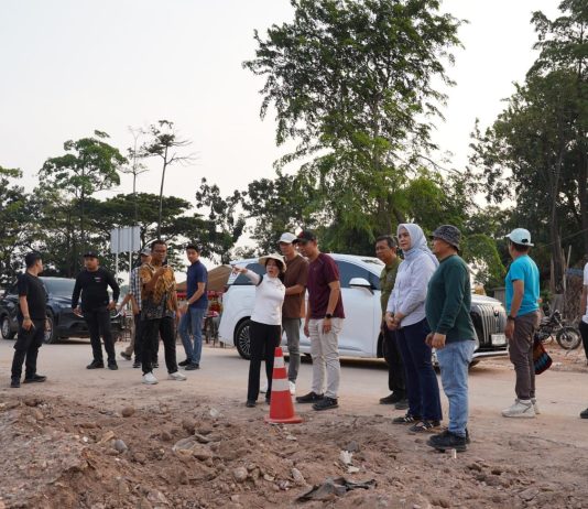 29 Titik Banjir Ditangani, Li Claudia Turun Langsung ke Lapangan