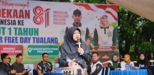 Di Tengah Car Free Day Tualang, Bupati Siak Afni Zulkifli Ajak Warga Cegah Karhutla