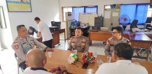 Perkuat Sinergi Kamtibmas, Polsek Bunguran Timur Sambangi Kantor Kelurahan Bandarsyah dan Batu Hitam