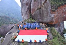 Danlanud RSA Natuna Kobarkan Semangat Kemerdekaan, 54 Pendaki Menuju Puncak Gunung Ranai