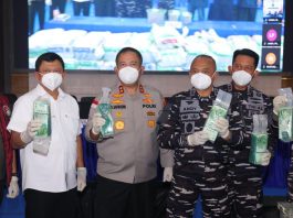 Kapolda Kepri Ikuti Konferensi Pers Pengungkapan Penyelundupan 1,3 ton Ketamine di Perairan Batam