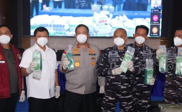 Kapolda Kepri Ikuti Konferensi Pers Pengungkapan Penyelundupan 1,3 ton Ketamine di Perairan Batam
