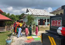 Jumat Berkah, Satsamapta Polres Natuna Salurkan Air Bersih untuk Warga Terdampak Kekeringan dan SD Negeri 012