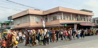 Dari Pakaian Adat hingga Busana Profesi, 4.106 Peserta Semarakkan Pawai Budaya Natuna