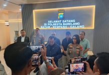Tim Gabungan Bareskrim Polri Gerebek Perjudian Kasino di 9 Stage Batam, 197 Orang Diamankan