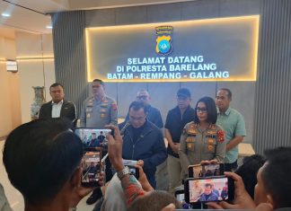 Tim Gabungan Bareskrim Polri Gerebek Perjudian Kasino di 9 Stage Batam, 197 Orang Diamankan