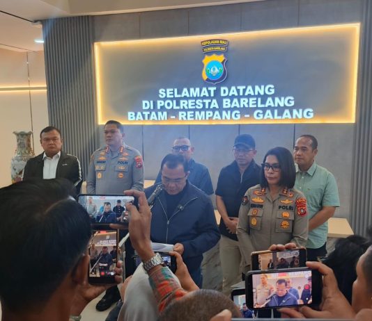 Tim Gabungan Bareskrim Polri Gerebek Perjudian Kasino di 9 Stage Batam, 197 Orang Diamankan