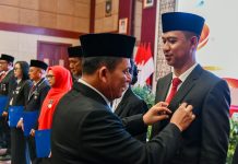 610 PNS Pemprov Kepri Terima Tanda Kehormatan Satyalancana Karya Satya