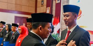610 PNS Pemprov Kepri Terima Tanda Kehormatan Satyalancana Karya Satya