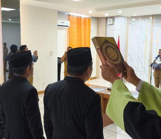 Bupati Cen Sui Lan Lantik Enam Analis Kebencanaan, Perkuat Pencegahan dan Penanganan Bencana