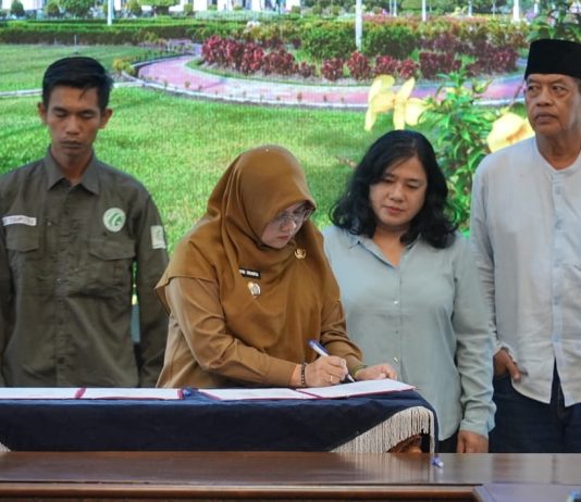 Sinergi Pemkab Siak dan Dunia Usaha, 30 Km Jalan Kabupaten Diperbaiki dari Program CSR