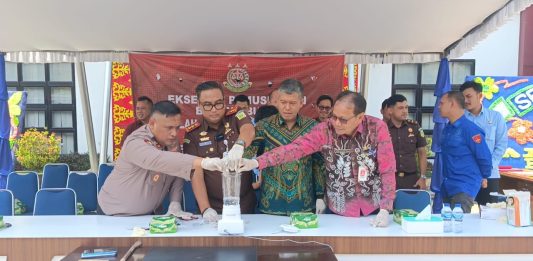 Kejari Natuna Musnahkan Barang Bukti dari 14 Perkara, 9,6 Gram Sabu hingga Puluhan Barang Bukti Lainnya