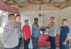 Perkuat Keamanan Lingkungan, Polsek Bunguran Timur Sambangi Poskamling dan Salurkan Sarana Kontak