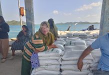 Ratusan Warga Pena’ah Terima Bantuan Beras Bulog, KPM Dapat 30 Kilogram