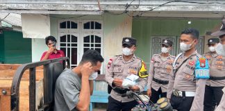 Cegah Dampak Kabut Asap, Polsek Pulau Laut Bersama Puskesmas, Bagikan Masker kepada Masyarakat