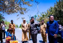 Bupati Buton Tengah Turun Langsung Bantu Korban Kebakaran Rumah di Wongko Lakudo