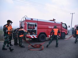 Lanud RSA Kembali Kerahkan Mobil PK untuk Tangani Karhutla di Natuna