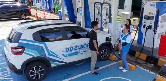 Tak Perlu Berebut, Cek Antrean SPKLU melalui Fitur AntreEV PLN Mobile