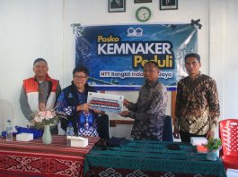 Kemnaker Salurkan Bantuan bagi Warga Terdampak Gempa di Pulau Flores