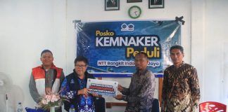 Kemnaker Salurkan Bantuan bagi Warga Terdampak Gempa di Pulau Flores