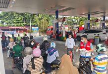 Kabut Asap Karhutla Ganggu Warga Padang, Pertamina Salurkan 2.850 Masker