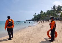 SAR Natuna Kawal Outing Class SRT 32 di Pantai Batu Kasah, Lima Personel Siaga Pastikan Siswa Aman