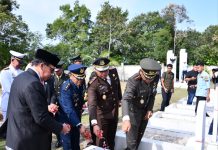 Jelang HUT ke-81 TNI, Lanud Raden Sadjad Ziarah dan Tabur Bunga di TMP Natuna