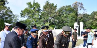 Jelang HUT ke-81 TNI, Lanud Raden Sadjad Ziarah dan Tabur Bunga di TMP Natuna