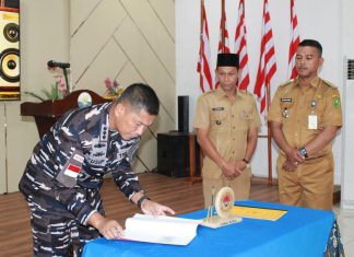 Danlanal Ranai Terima Penyerahan Surat Alas Hak Tanah untuk Pengembangan Posal Midai