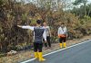 Bupati Lingga Turun Langsung Bantu Pemadaman Karhutla di Sungai Besar