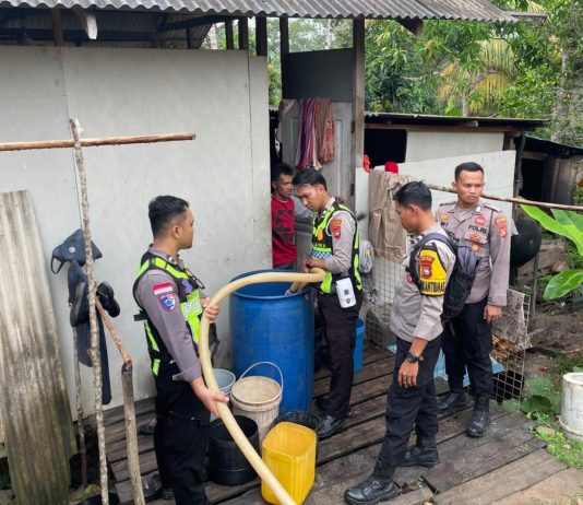 Sambut Hari Lalu Lintas ke-71, Satlantas Polres Natuna Salurkan Air Bersih untuk Warga Sebadai Ulu