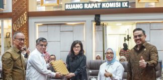 Pemerintah Serahkan DIM RUU Pelindungan Ketenagakerjaan kepada DPR