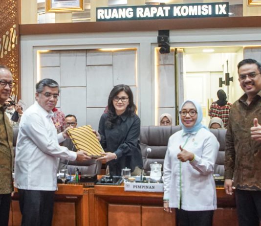 Pemerintah Serahkan DIM RUU Pelindungan Ketenagakerjaan kepada DPR