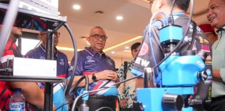 Hadapi Perkembangan Teknologi, Wamenaker Tekankan Peningkatan Kompetensi Teknisi Ponsel