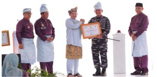 TNI AL Terima Penghargaan Ganda dari Pemprov Kepri, Apresiasi atas Pengabdian Merah Putih Kodaeral IV
