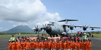Pesawat Airbus A400M TNI AU Mendarat di Natuna, Siswa TK Angkasa Antusias Melihat dari Dekat