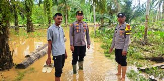 Kapolsek Simpang Jernih Pantau Banjir di Pante Kera, 30 KK Masih Mengungsi
