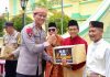 Kapolda Kepri Ziarah ke Pulau Penyengat, Salurkan Bansos kepada Masyarakat