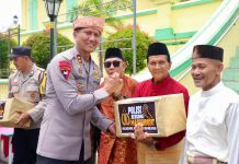 Kapolda Kepri Ziarah ke Pulau Penyengat, Salurkan Bansos kepada Masyarakat