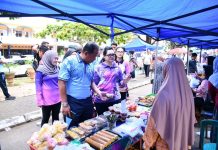 Danlanud RSA dan Ketua PIA AG Lanud RSA Kunjungi UMKM di Pasar Minggu Ria Natuna